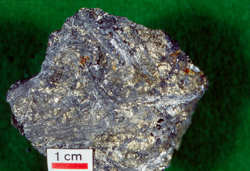 ラジウム鉱石 スクロドウスカ石